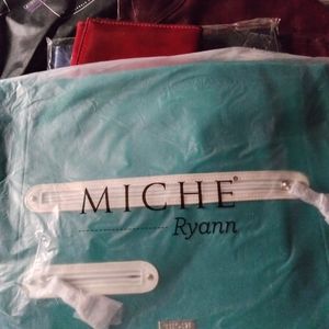 Miche interchangable purses